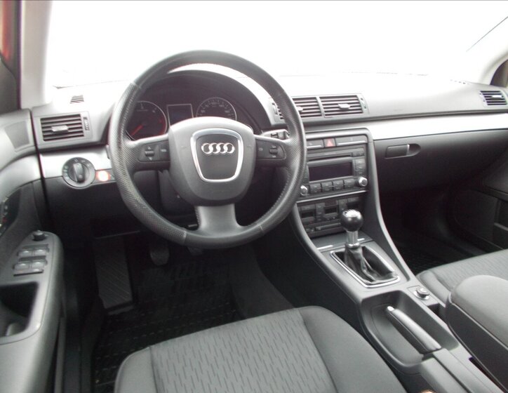 Audi A4 Sedan / Limuzína 2,0 l 103 kw
