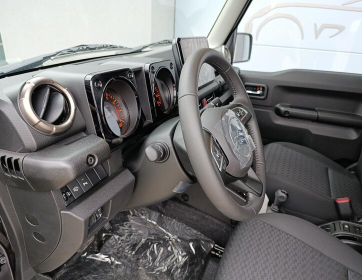 Suzuki Jimny SUV 1,5 l 75 kw