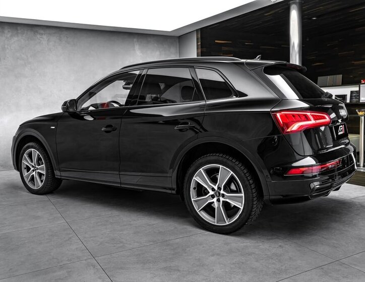 Audi Q5 SUV / Terénní 2,0 l 140 kw