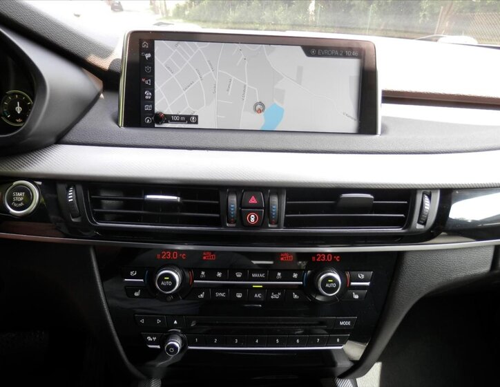 BMW X5 SUV 3,0 l 280 kw