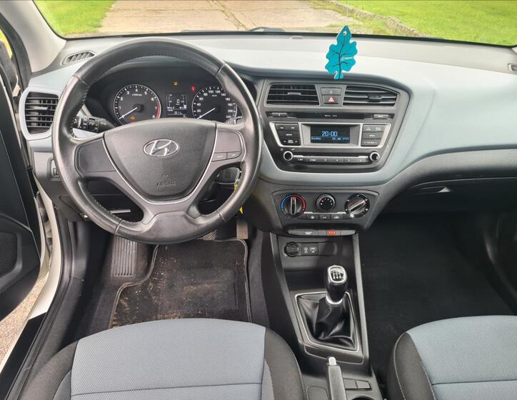Hyundai i20 9