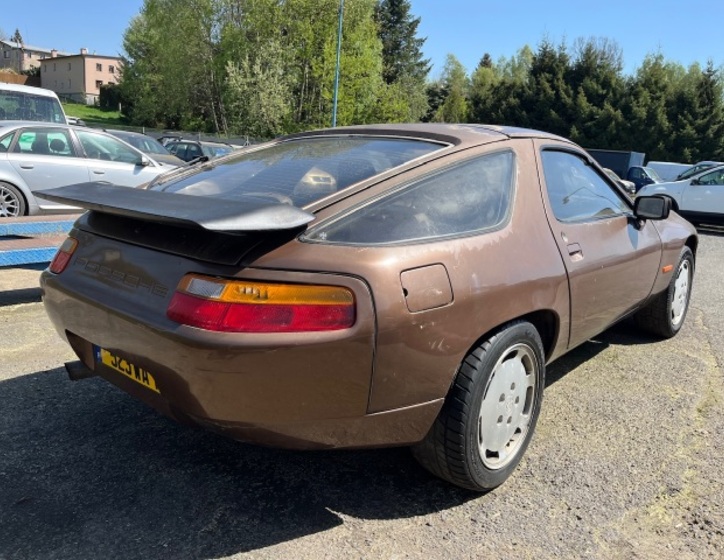 Porsche 928 5