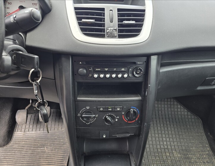 Peugeot 207 18