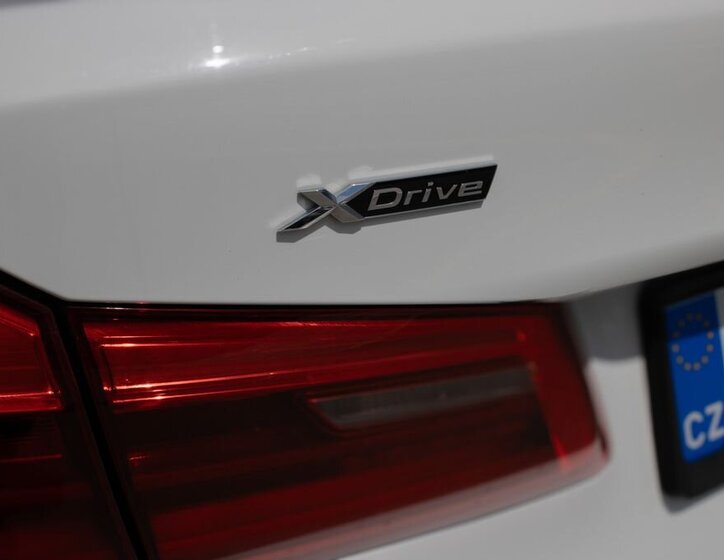 BMW Řada 5 Sedan / Limuzína 2,0 l 185 kw