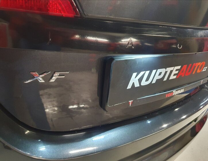 Jaguar XF Sedan / Limuzína 3,0 l 202 kw