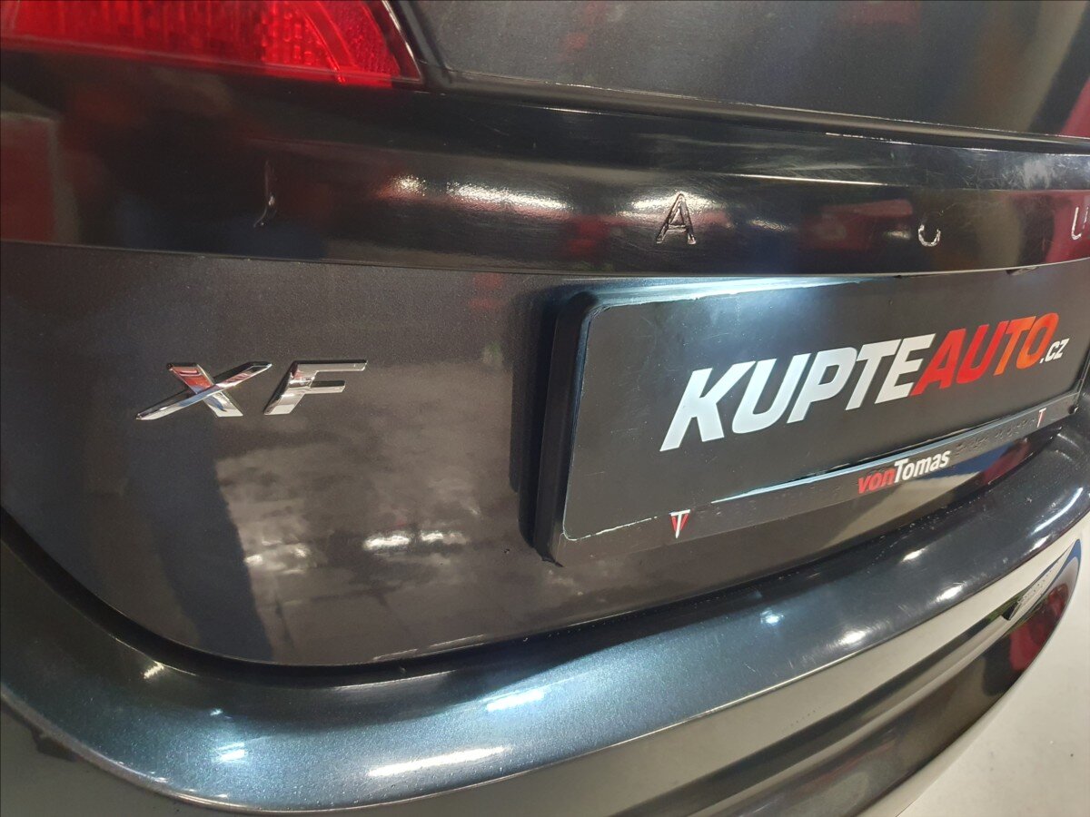 Jaguar XF Sedan / Limuzína 3,0 l 202 kw