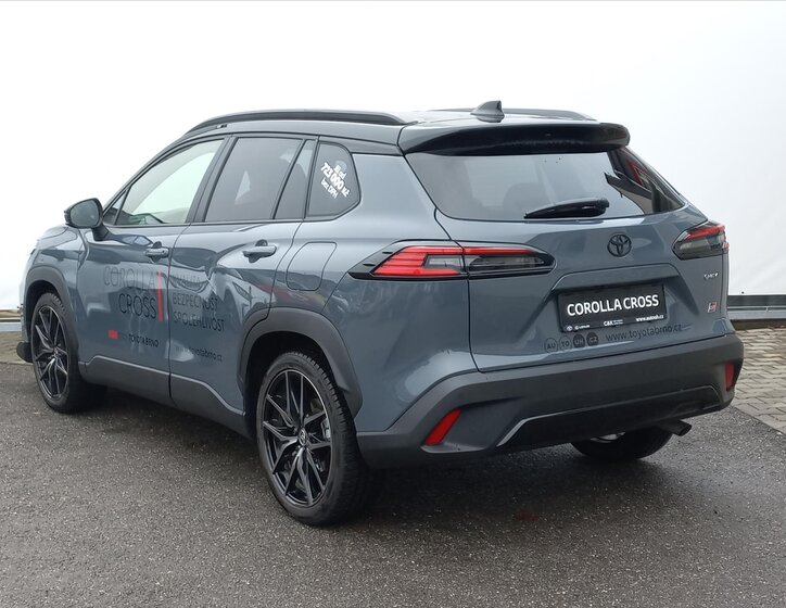 Toyota Corolla Cross CUV 2,0 l 98 kw