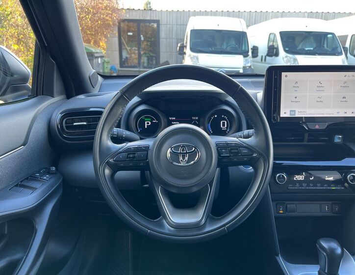 Toyota Yaris Cross 9