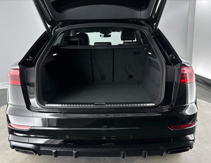 Audi Q8 SUV / Terénní 3,0 l 210 kw