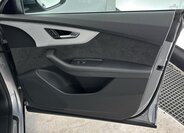 Audi SQ8 SUV / Terénní 4,0 l 373 kw