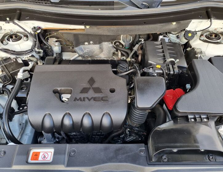 Mitsubishi Outlander 20