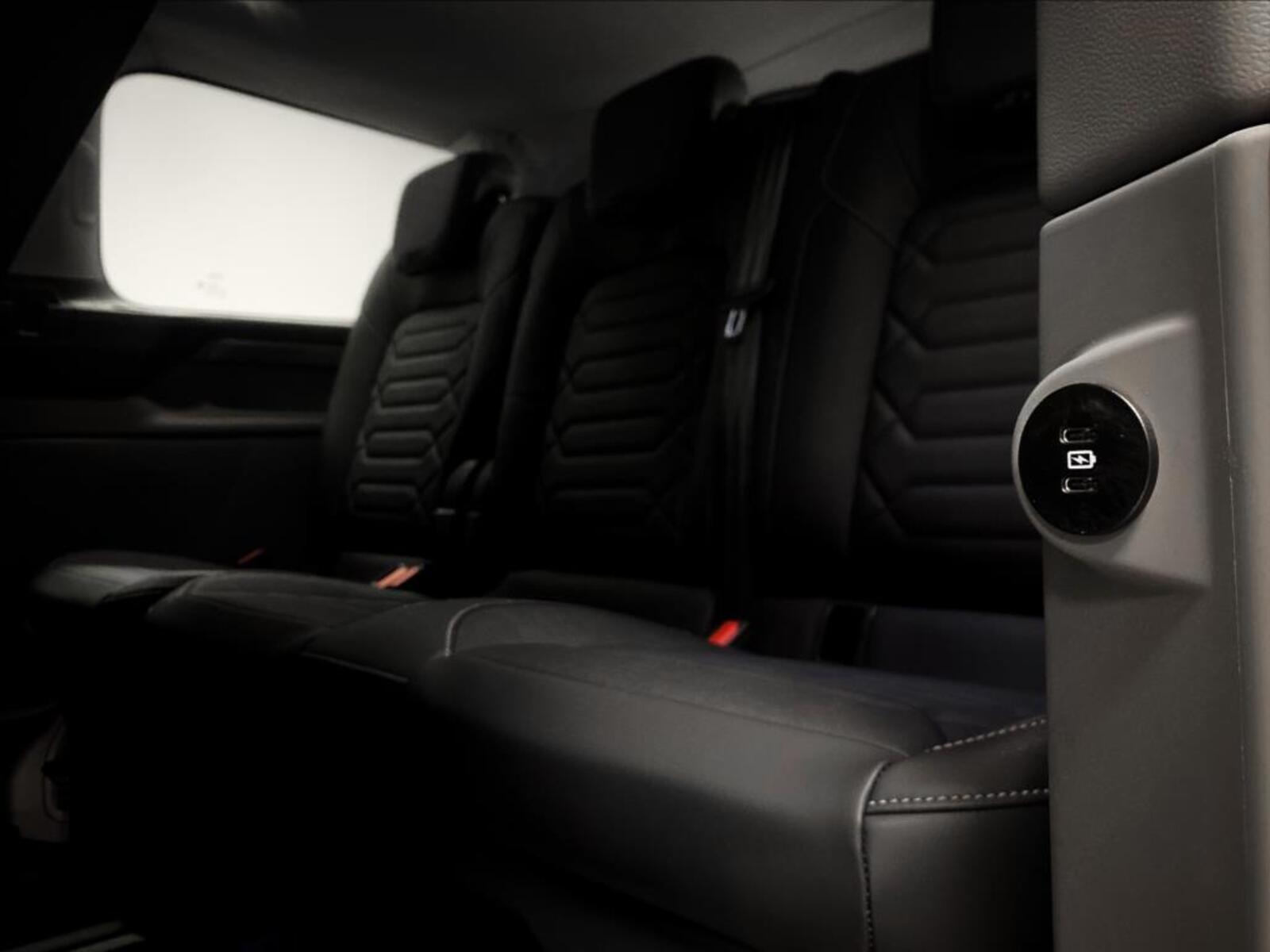 Ford Tourneo Custom 18