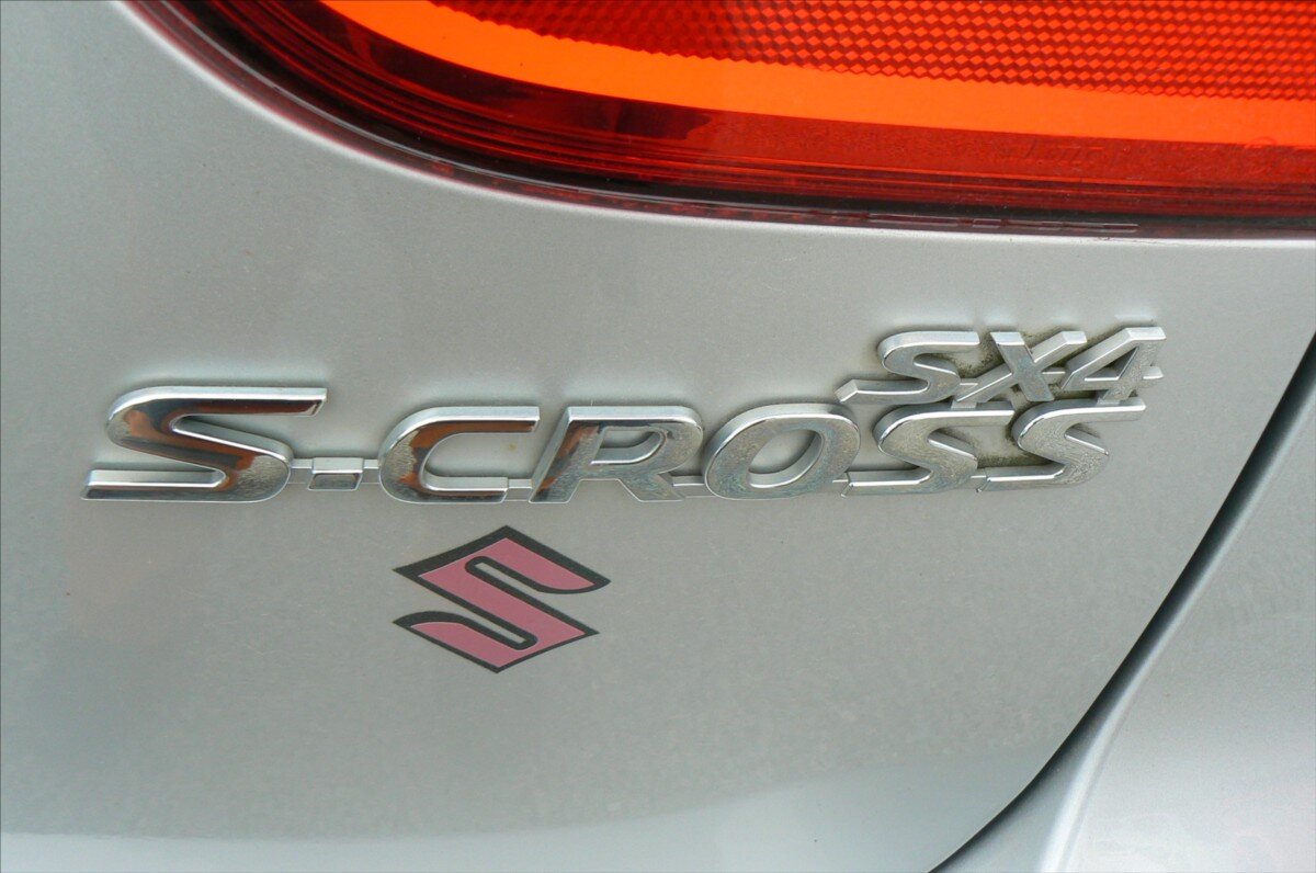 Suzuki SX4 S-Cross SUV / Terénní 1,4 l 103 kw
