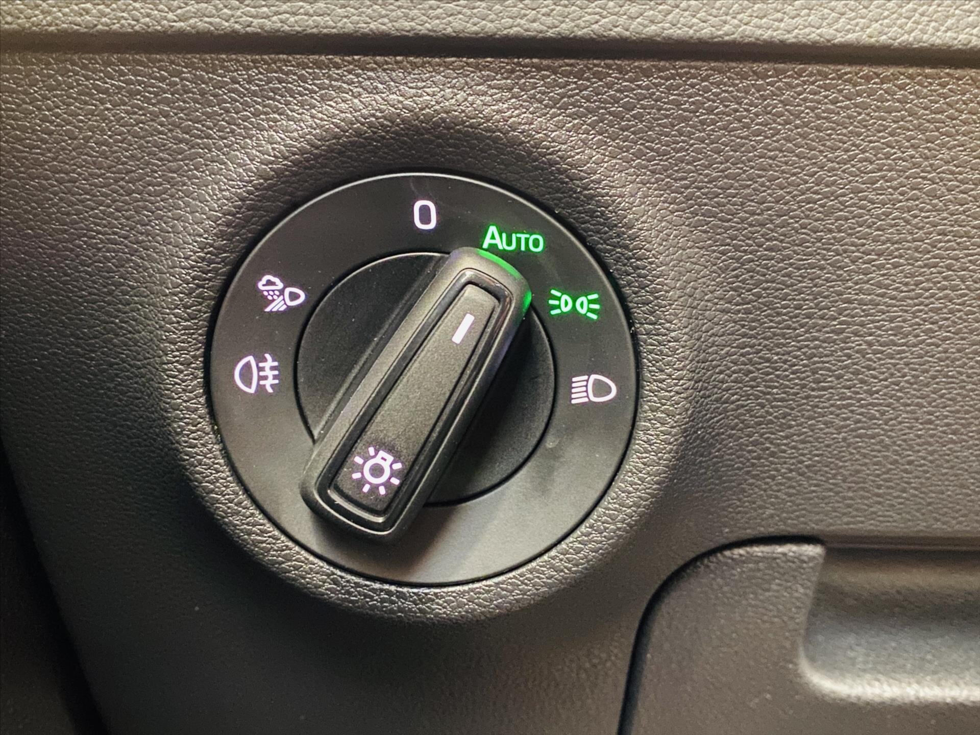 Škoda Karoq SUV / Terénní 1,5 l 110 kw