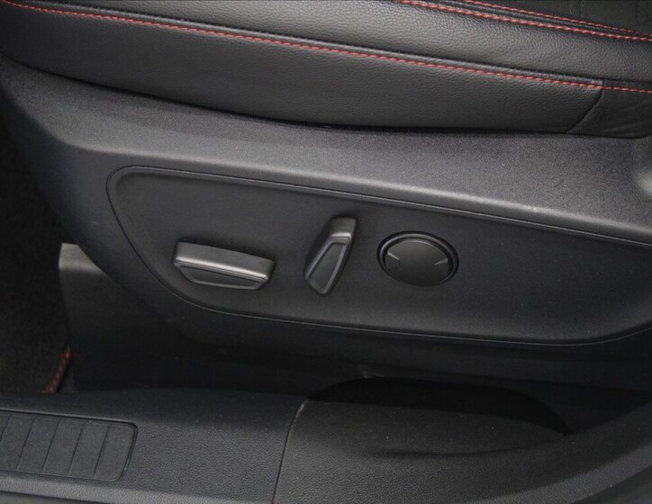 Ford Kuga SUV / Terénní 2,0 l 140 kw