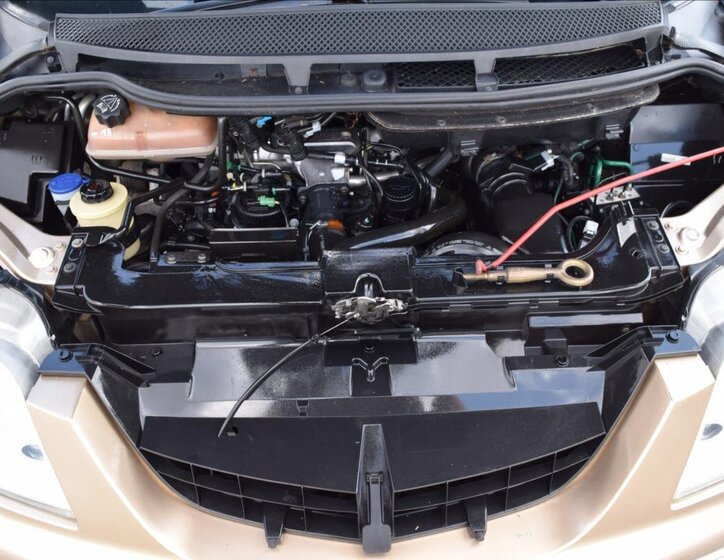 Lancia Phedra MPV 2,2 l 94 kw