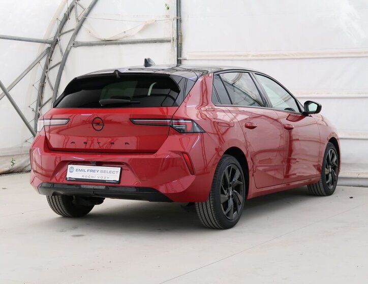 Opel Astra Hatchback 1,2 l 96 kw