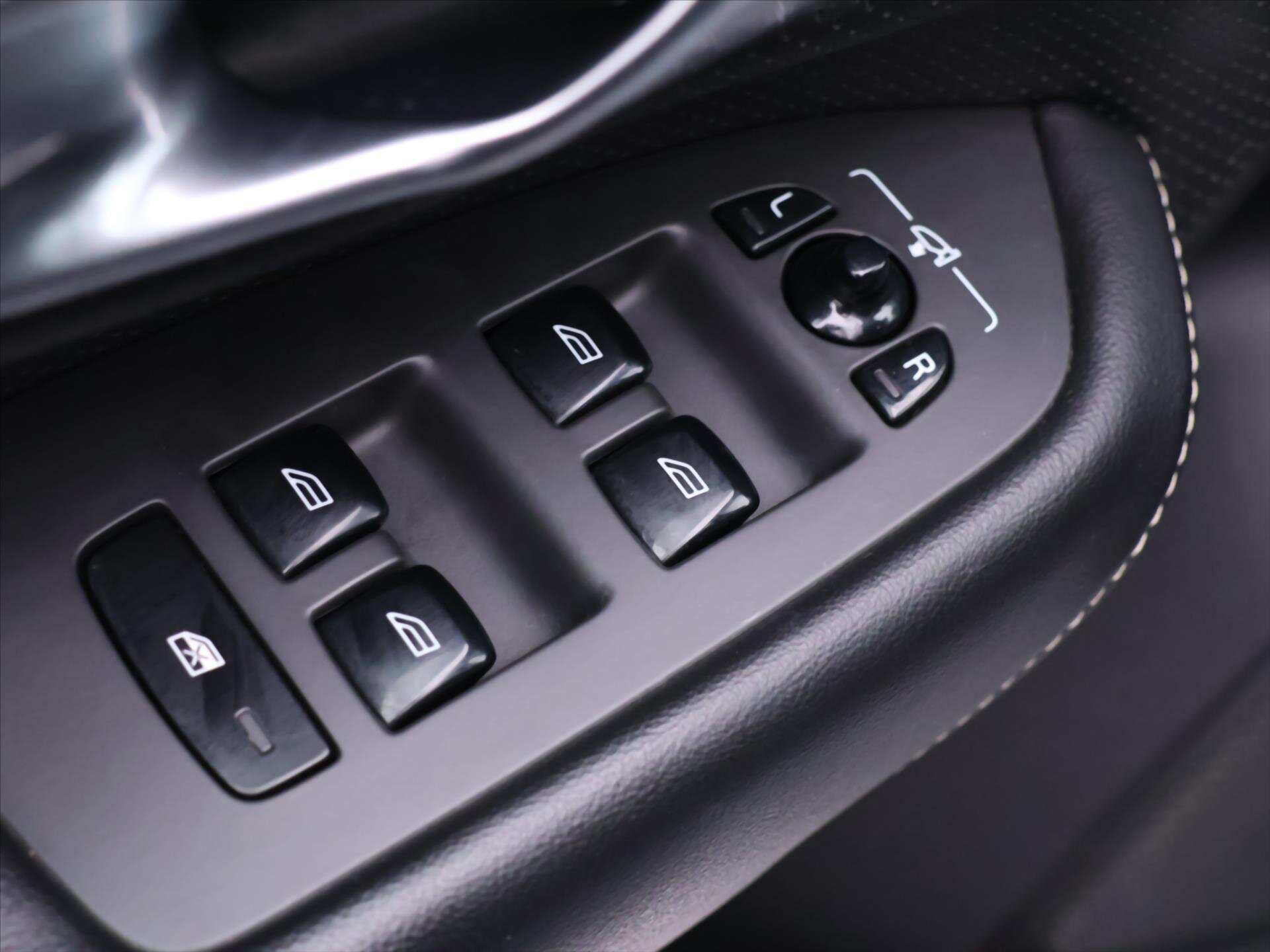 Volvo XC90 SUV / Terénní 2,0 l 173 kw