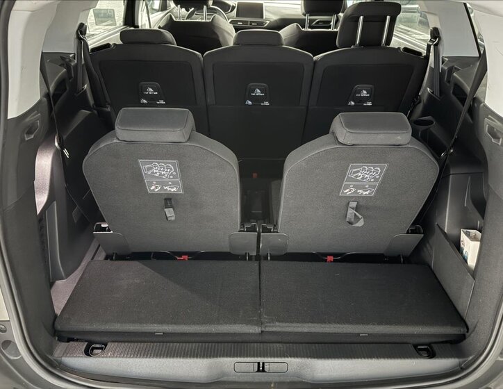 Peugeot 5008 SUV 2,0 l 110 kw