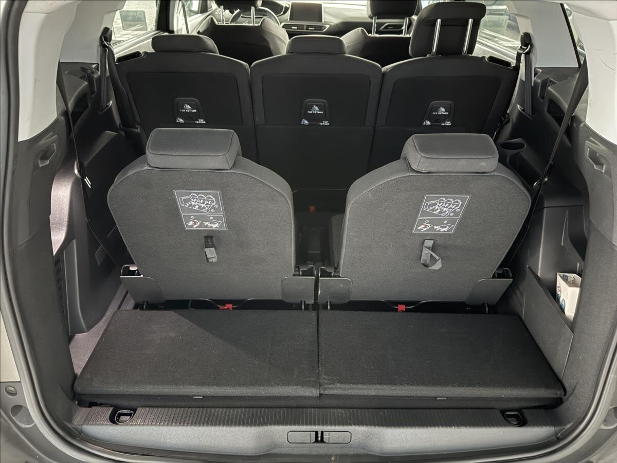 Peugeot 5008 SUV 2,0 l 110 kw