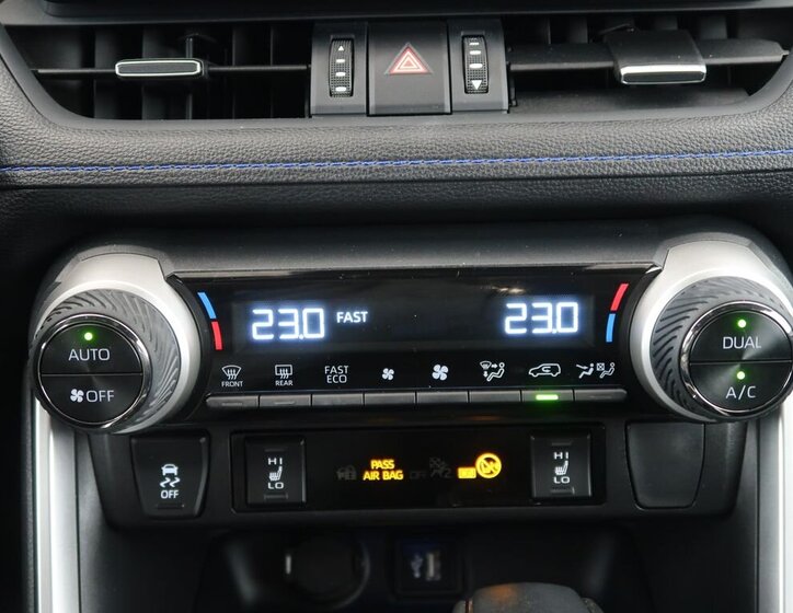 Toyota RAV4 SUV / Terénní 2,5 l 131 kw