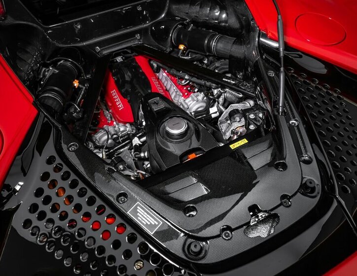 Ferrari SF90 Kupé 4,0 l 574 kw