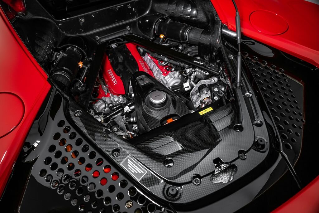 Ferrari SF90 Kupé 4,0 l 574 kw