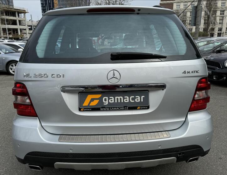 Mercedes-Benz Třídy M 8