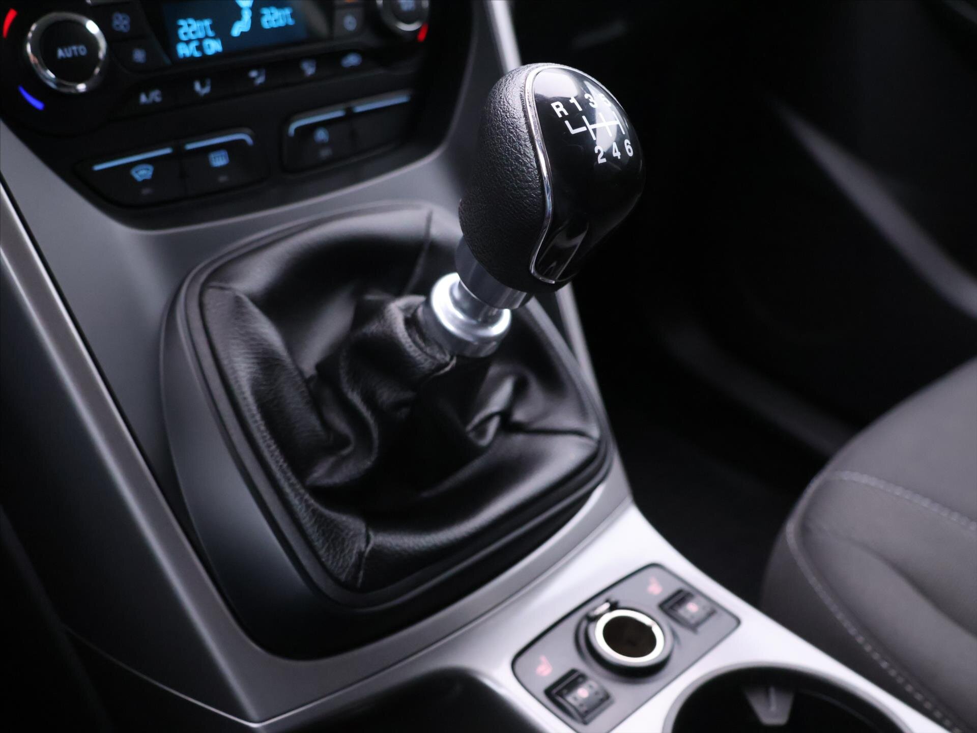 Ford Kuga SUV / Terénní 1,5 l 110 kw