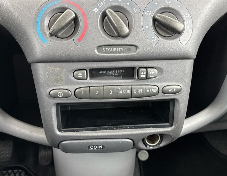 Toyota Yaris Hatchback 998,0 50 kw