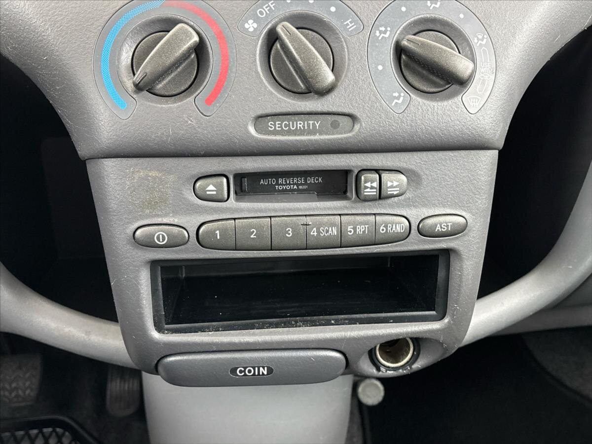 Toyota Yaris Hatchback 998,0 50 kw