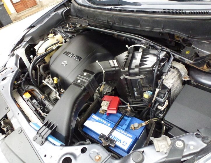 Citroën C-Crosser SUV 2,2 l 115 kw