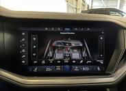 Volkswagen Touareg 11