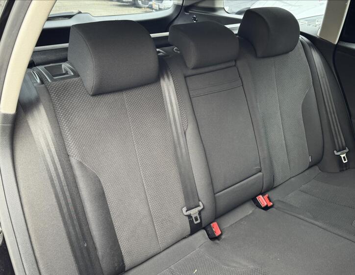 Volkswagen Passat 38