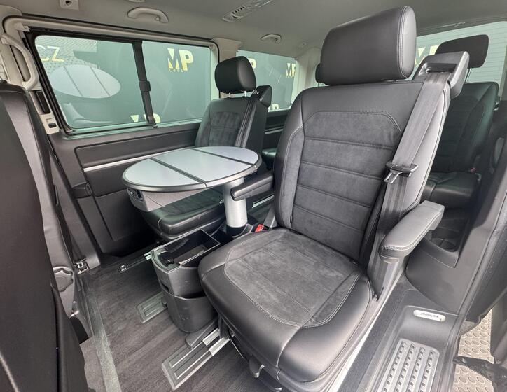 Volkswagen Multivan 13