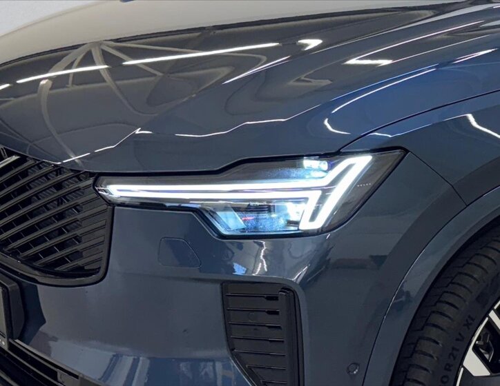 Volvo XC90 SUV 2,0 l 335 kw