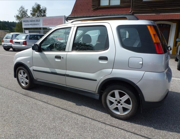 Suzuki Ignis Kombi 1,5 l 73 kw