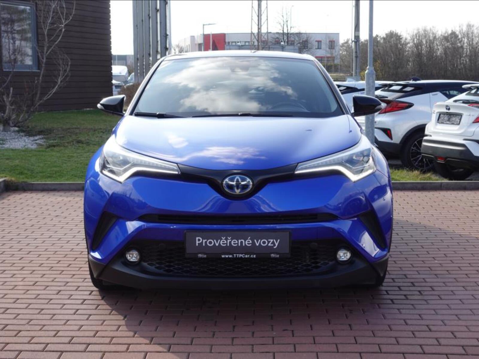 Toyota C-HR 2