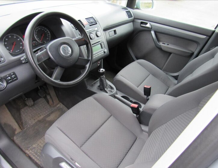 Volkswagen Touran Kombi 1,6 l 75 kw