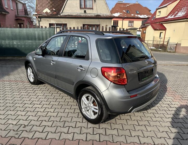 Suzuki SX4 Hatchback 1,6 l 88 kw
