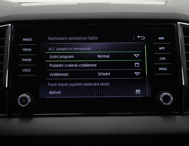 Škoda Karoq SUV 1,6 l 85 kw