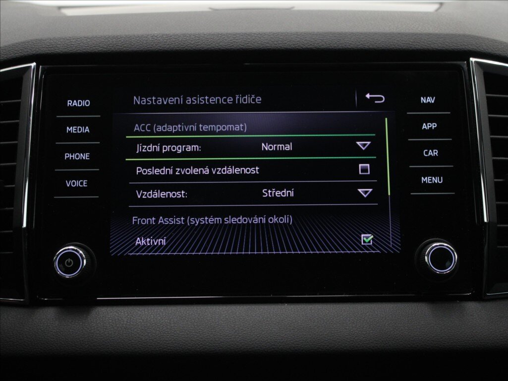 Škoda Karoq SUV 1,6 l 85 kw