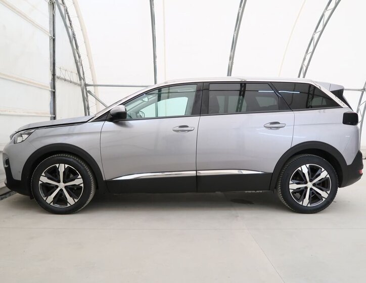 Peugeot 5008 SUV / Terénní 1,2 l 96 kw
