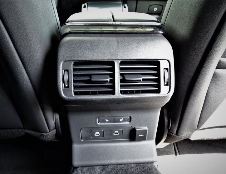 Land Rover Range Rover Velar SUV / Terénní 2,0 l 150 kw