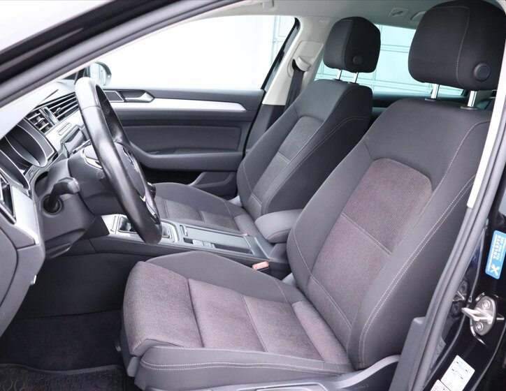 Volkswagen Passat 11