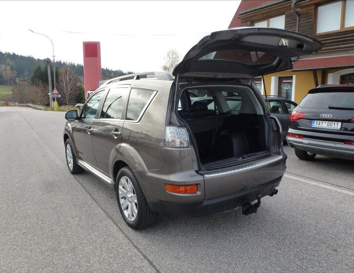 Mitsubishi Outlander Kombi 2,3 l 130 kw