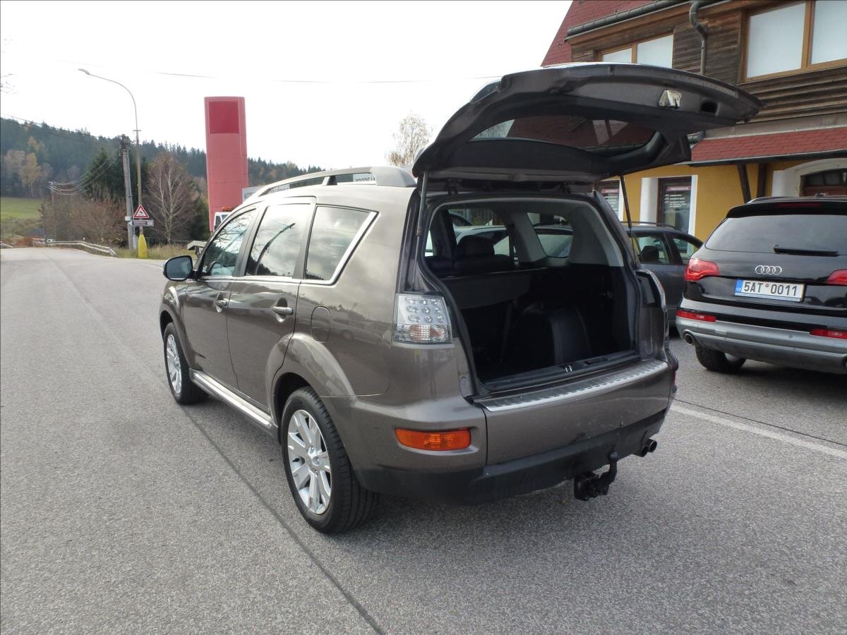 Mitsubishi Outlander Kombi 2,3 l 130 kw