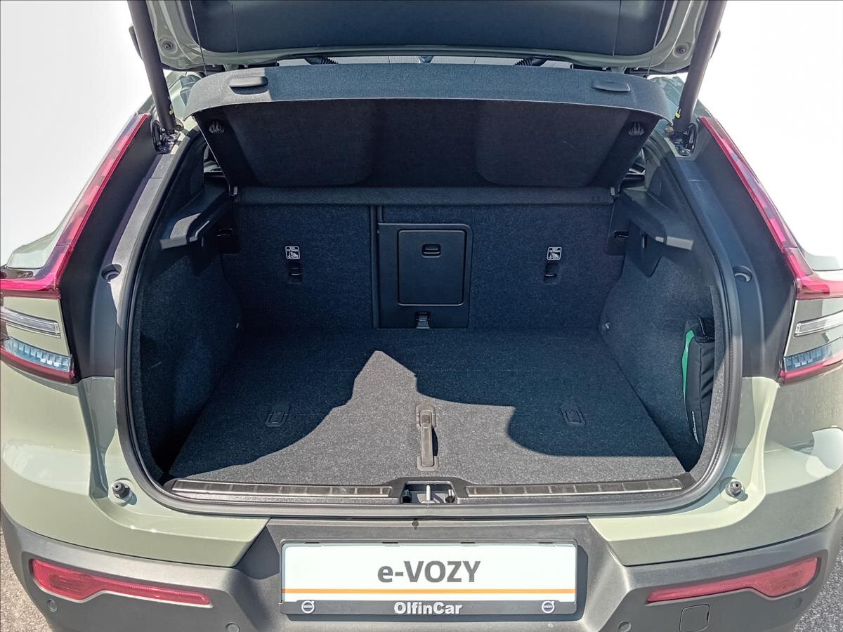 Volvo C40 Hatchback 0,0 300 kw