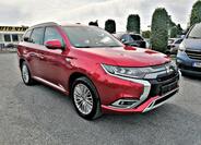 Mitsubishi Outlander 4