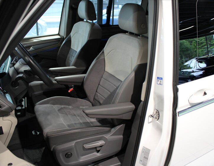 Volkswagen Multivan 9